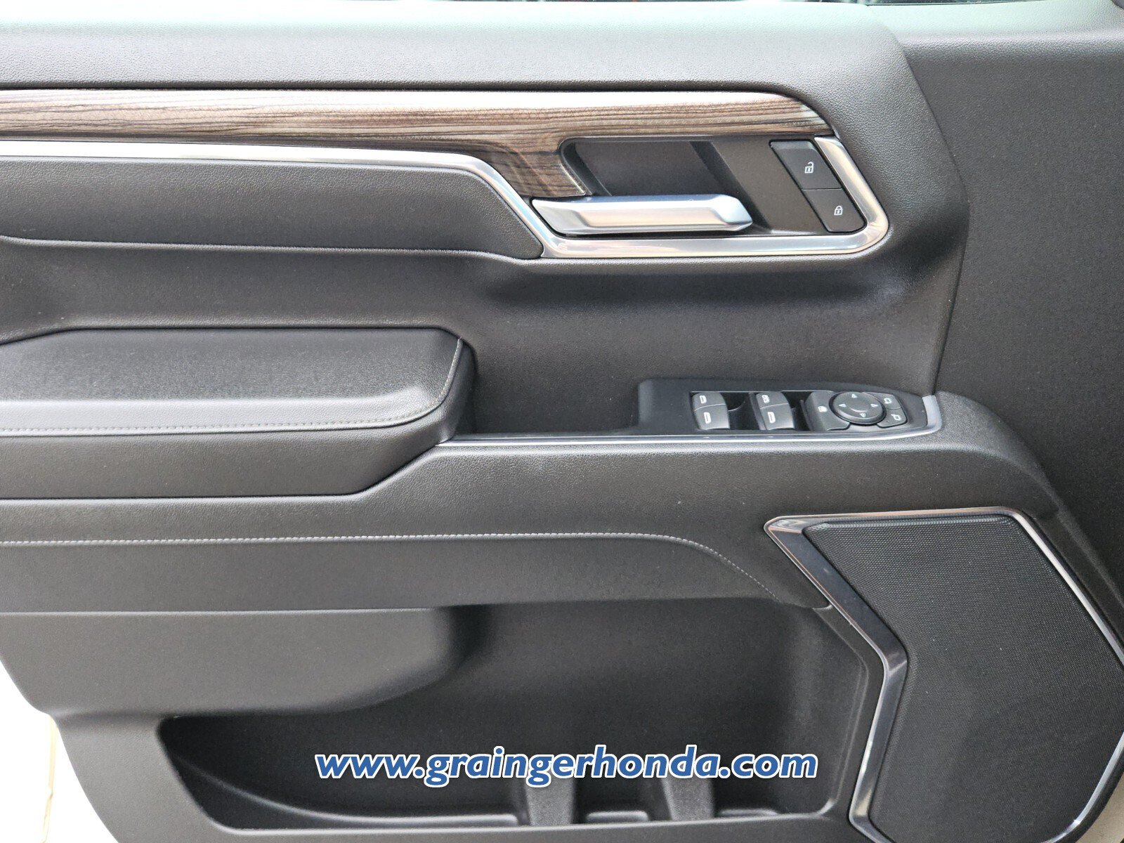 Used 2023 Chevrolet Silverado 1500 LT Trail Boss w/ Protection Package AWD/4WD image 23
