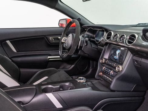 Used 2022 Ford Mustang Shelby GT500 w/ Carbon Fiber Track Pack image 58