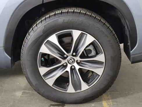 Used 2023 Toyota Highlander XLE FWD image 39