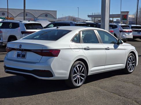 New 2026 Volkswagen Jetta SE image 5