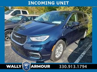 Used 2022 Chrysler Pacifica Touring-L image 1