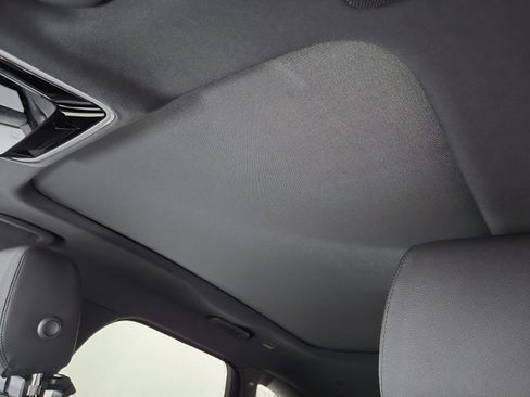 New 2026 Land Rover Range Rover Velar Dynamic SE image 12