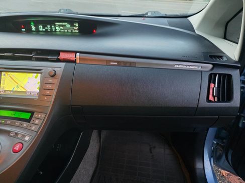 Used 2012 Toyota Prius Plug-In Hybrid image 24