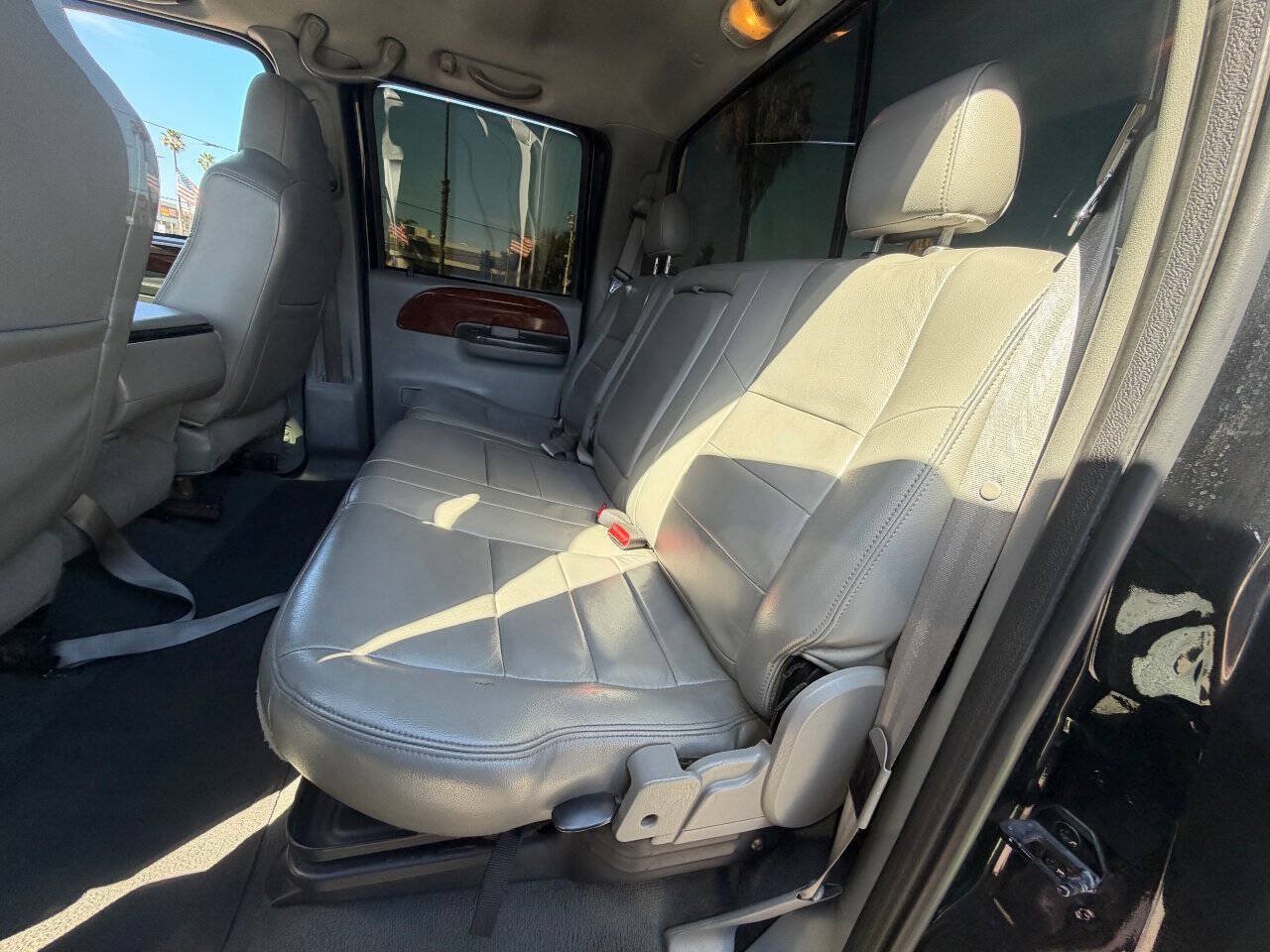 Used 2004 Ford F250 Lariat AWD/4WD image 9