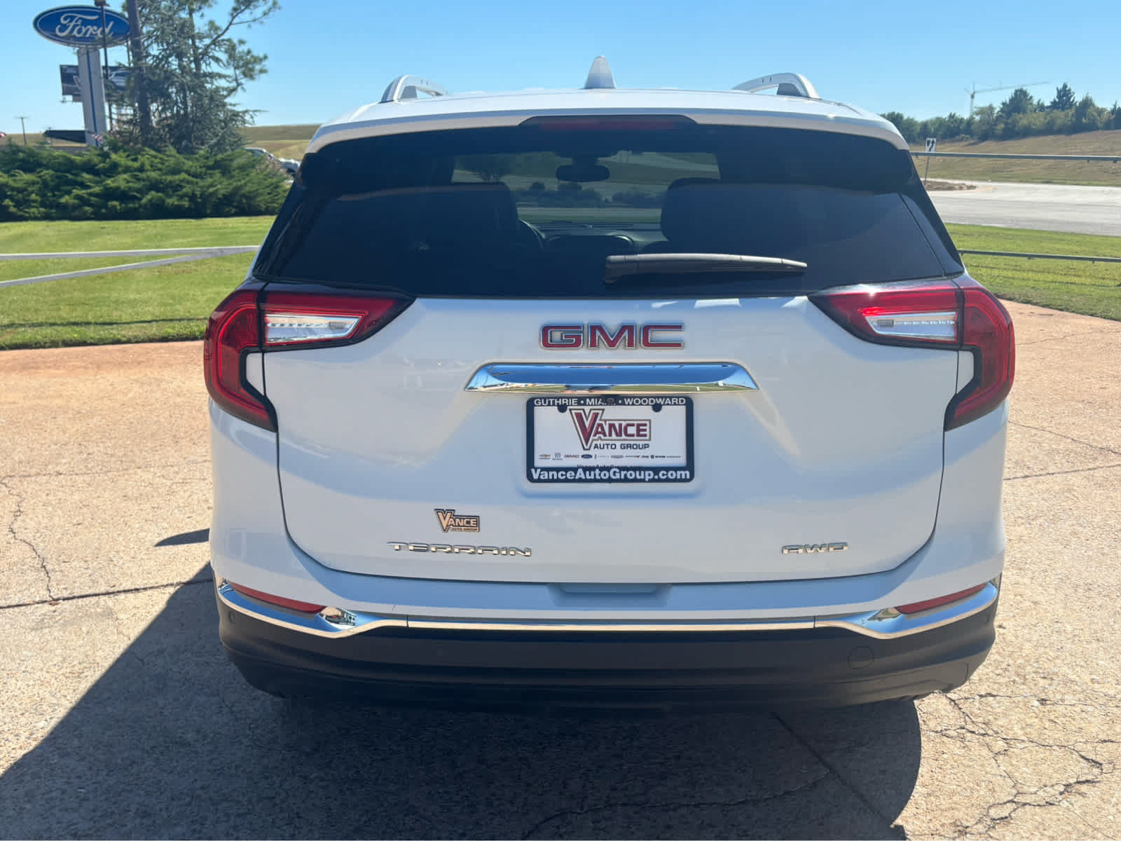 Used 2022 GMC Terrain SLT w/ Infotainment Package II AWD/4WD image 6