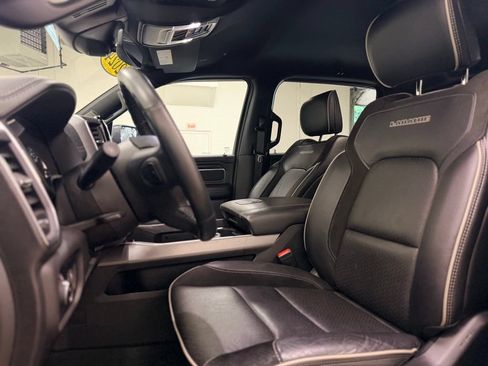 Used 2024 RAM 1500 Laramie AWD/4WD image 10
