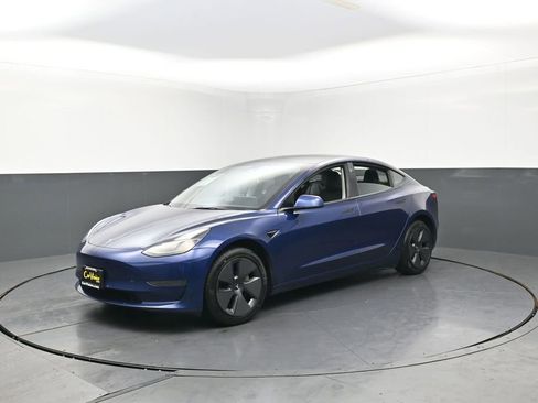 Used 2023 Tesla Model 3 Standard Range image 8