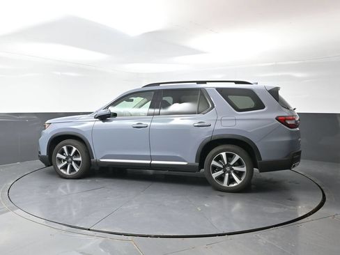 Used 2025 Honda Pilot Elite image 11