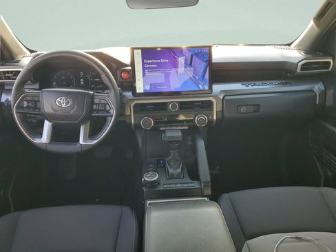 Certified 2025 Toyota Tacoma TRD Off-Road AWD/4WD image 10