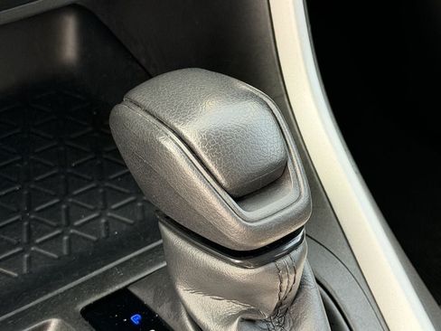 Used 2024 Toyota RAV4 XLE FWD image 21