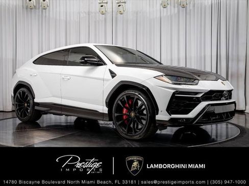 Used 2022 Lamborghini Urus AWD/4WD image 1