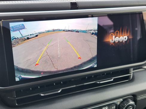 Used 2024 Jeep Wrangler Unlimited Rubicon image 18