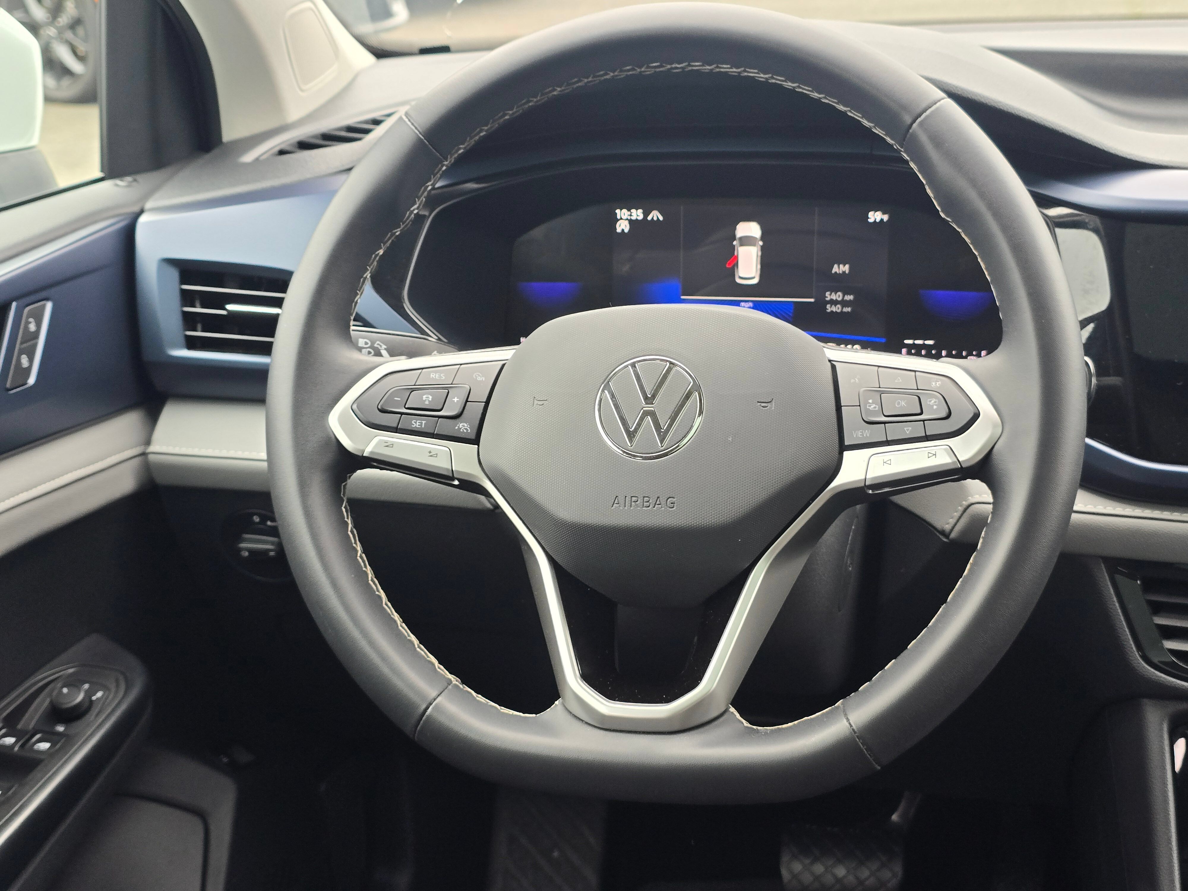Used 2024 Volkswagen Taos SE w/ Panoramic Sunroof Package AWD/4WD image 19