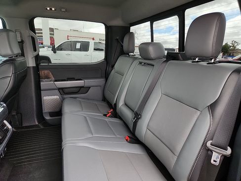 Used 2022 Ford F150 Lariat AWD/4WD image 5
