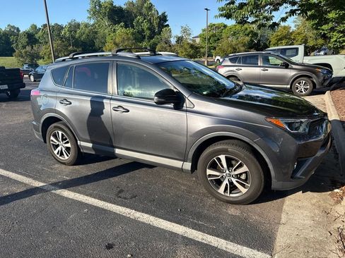 Used 2017 Toyota RAV4 XLE FWD image 1