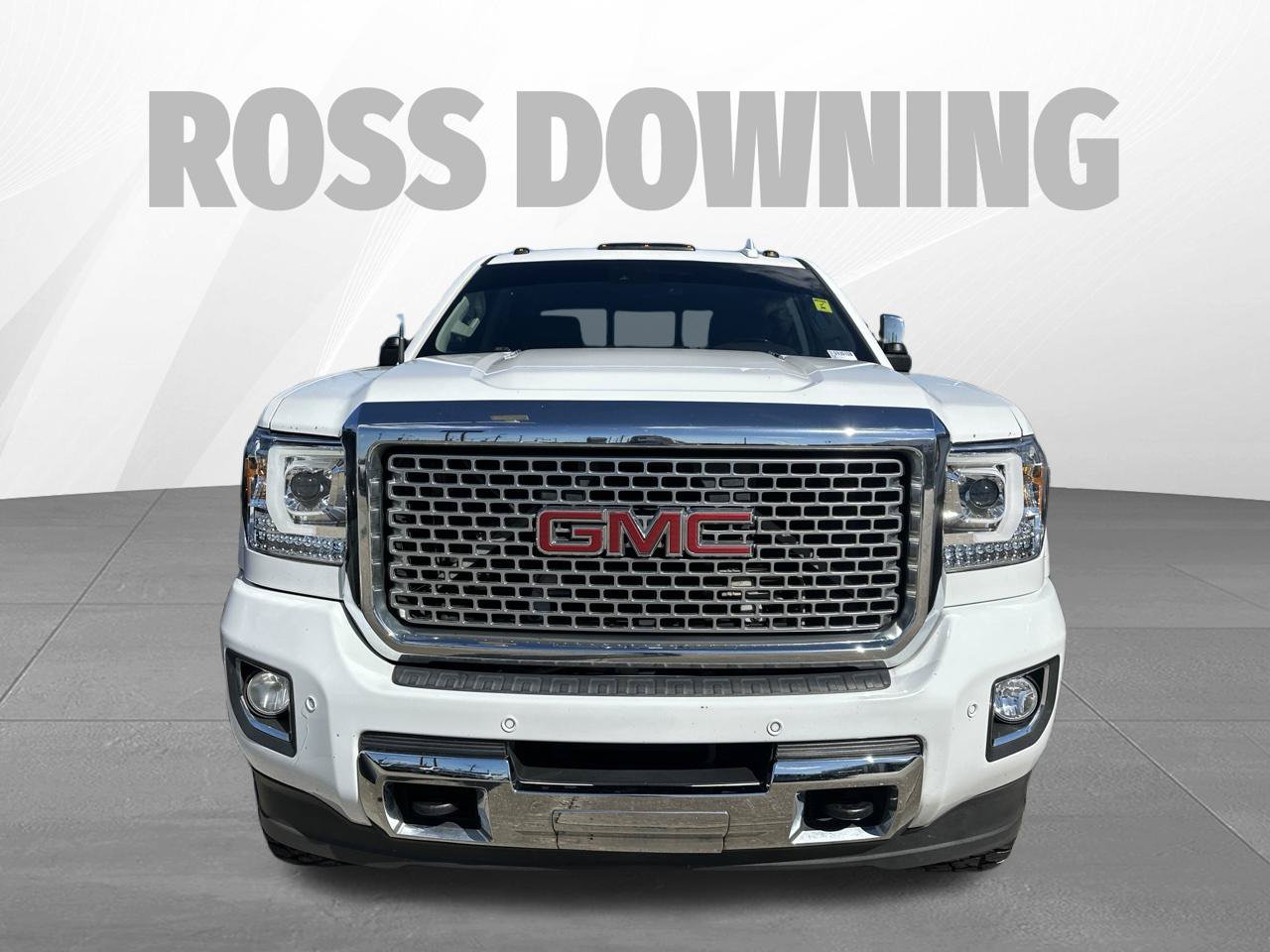 Used 2015 GMC Sierra 2500 Denali w/ Duramax Plus Package AWD/4WD image 2