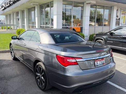 Used 2012 Chrysler 200 S FWD image 3