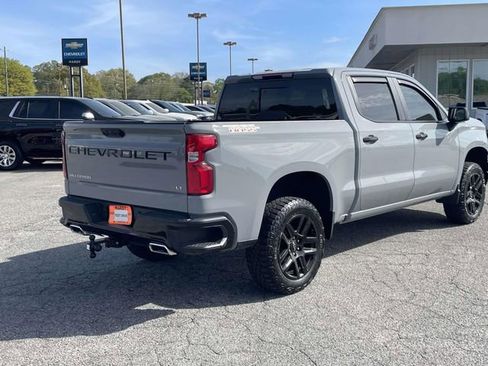 Used 2024 Chevrolet Silverado 1500 LT Trail Boss w/ Convenience Package II image 3