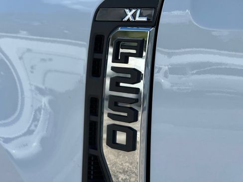 Certified 2024 Ford F250 XL w/ XL Chrome Package AWD/4WD image 23