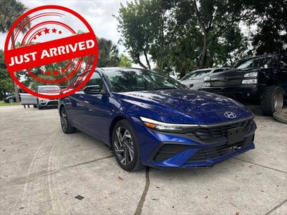 Used 2025 Hyundai Elantra Sport w/ Cargo Package