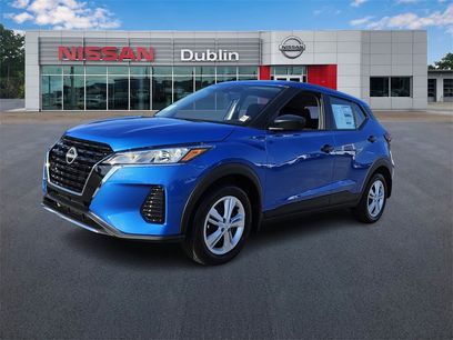 New 2025 Nissan Kicks Play S