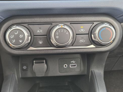 New 2025 Nissan Versa SV w/ Trunk Package image 17