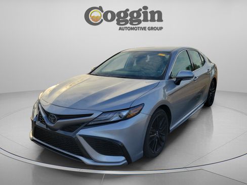 Used 2024 Toyota Camry XSE image 3