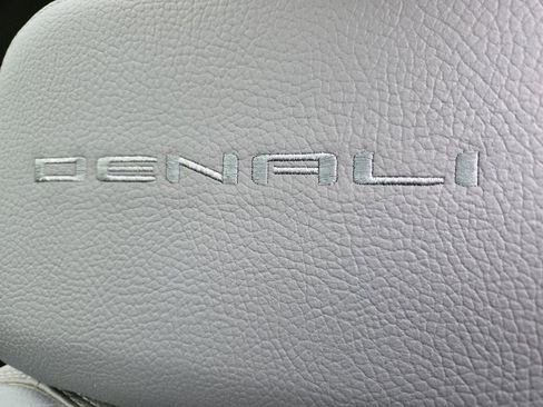 Used 2022 GMC Sierra 2500 Denali image 21