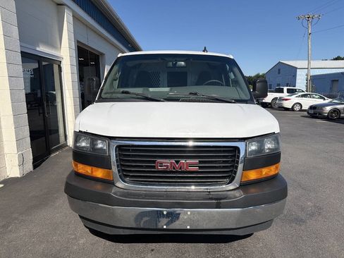 Used 2019 GMC Savana 3500 Extended w/ Chrome Appearance Package RWD image 4