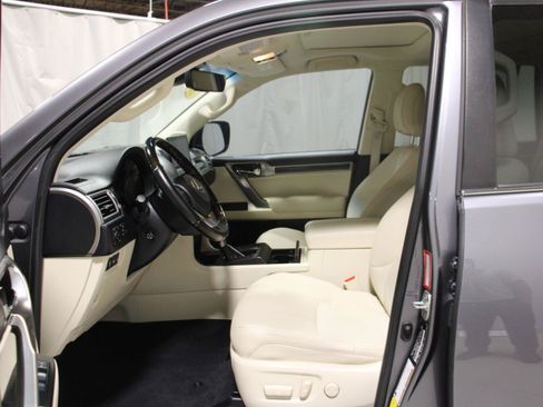 Used 2022 Lexus GX 460 Premium w/ Premium Plus Package AWD/4WD image 2