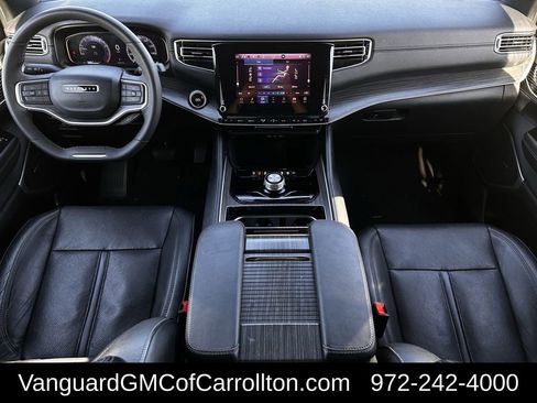 Used 2024 Jeep Wagoneer Series II w/ Flexible Seating Group image 12