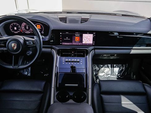 Used 2025 Porsche Panamera 4 image 12