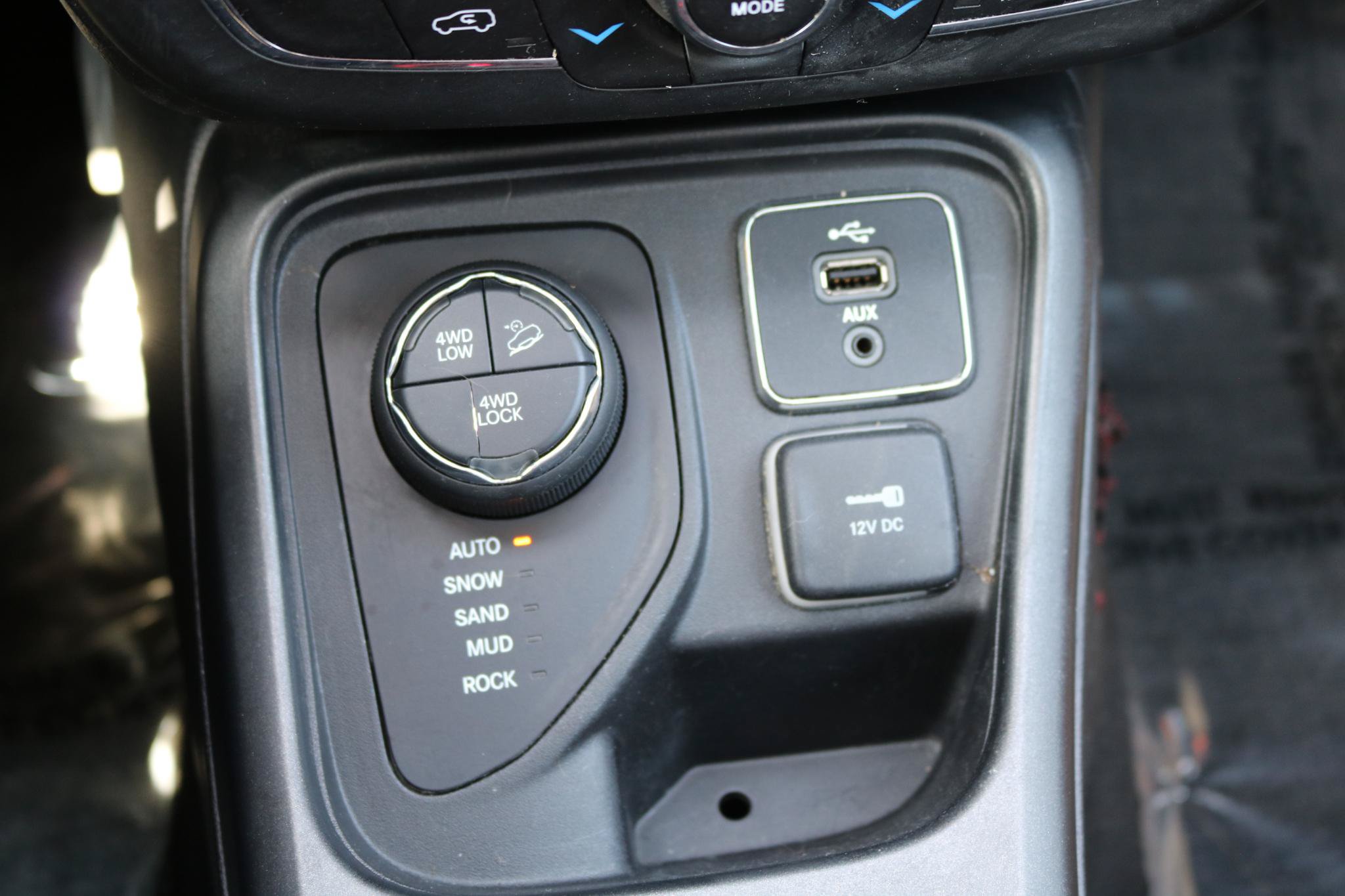 Used 2017 Jeep Compass Trailhawk w/ Leather Interior Group AWD/4WD image 22