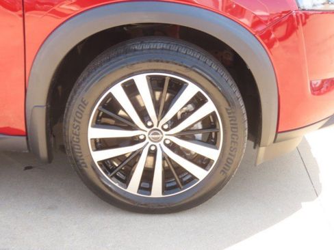 Used 2023 Nissan Pathfinder Platinum FWD image 7
