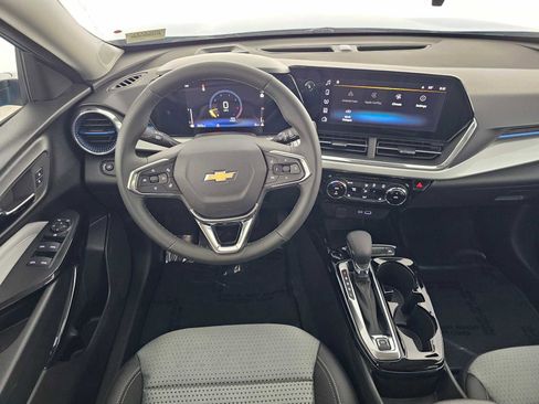 New 2026 Chevrolet Trax LT w/ Driver Confidence Package image 18