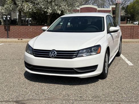 Used 2012 Volkswagen Passat 2.5 S image 4