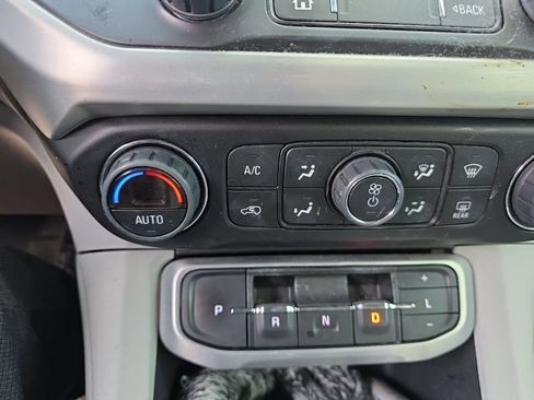 Used 2023 GMC Acadia SLT image 14