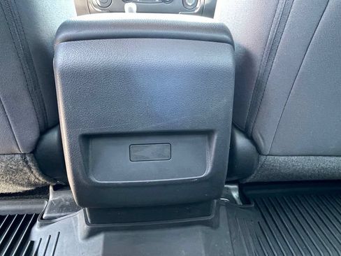 Used 2025 Nissan Frontier SV RWD image 40