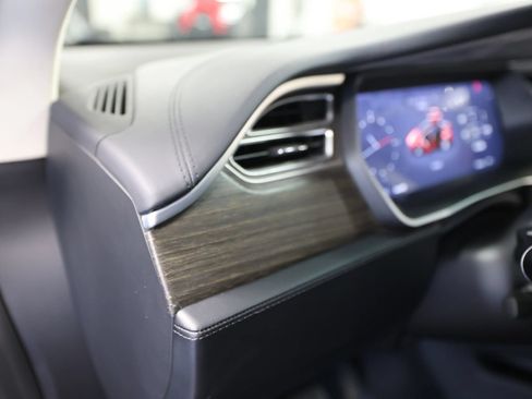 Used 2016 Tesla Model X 75D AWD/4WD image 30
