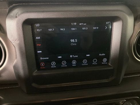 Used 2019 Jeep Wrangler Unlimited Sport S image 3