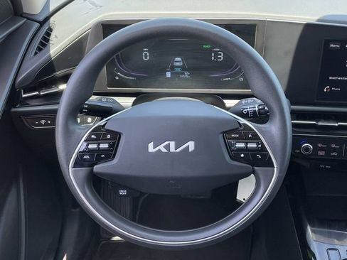 Used 2025 Kia Niro LX FWD image 12