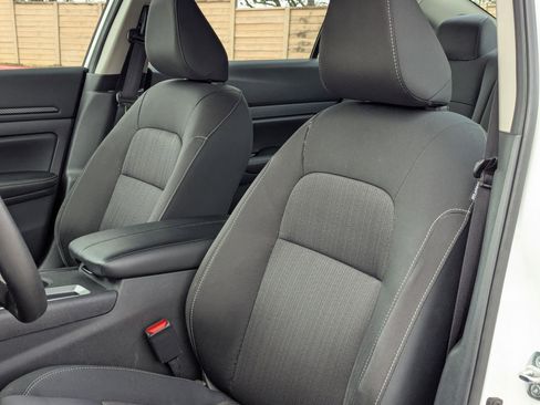 Used 2025 Nissan Altima 2.5 SV image 14