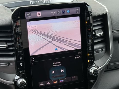 New 2026 RAM 2500 Laramie AWD/4WD image 13