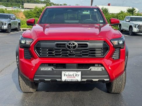Certified 2024 Toyota Tacoma TRD Off-Road w/ TRD Off Road Premium Package AWD/4WD image 9