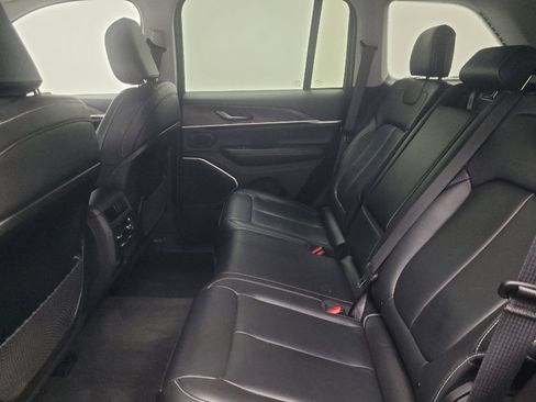 Used 2022 Jeep Grand Cherokee Limited image 18