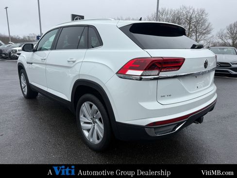 Used 2023 Volkswagen Atlas Cross Sport SE w/ Panoramic Sunroof Package image 6