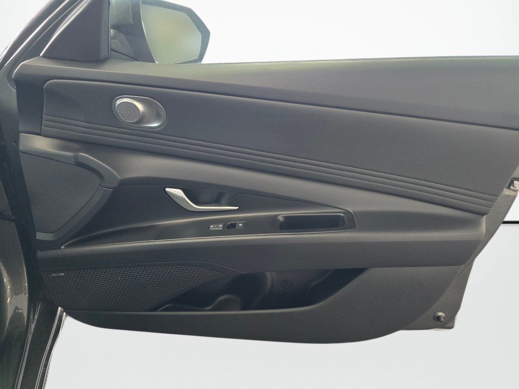 New 2026 Hyundai Elantra Limited FWD image 40