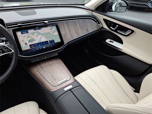 Certified 2025 Mercedes-Benz E 450 4MATIC Sedan image 13