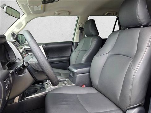Used 2016 Toyota 4Runner SR5 RWD image 11