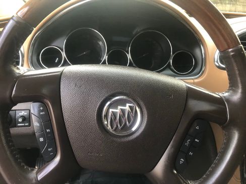 Used 2017 Buick Enclave Leather image 9